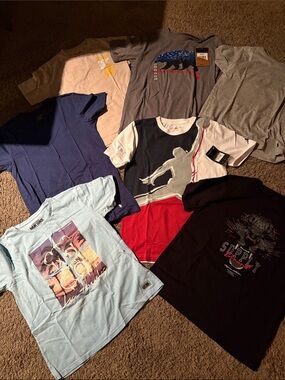 7 Mixed Boys Graphic T-Shirts - Assorted Colors boys size 14/16